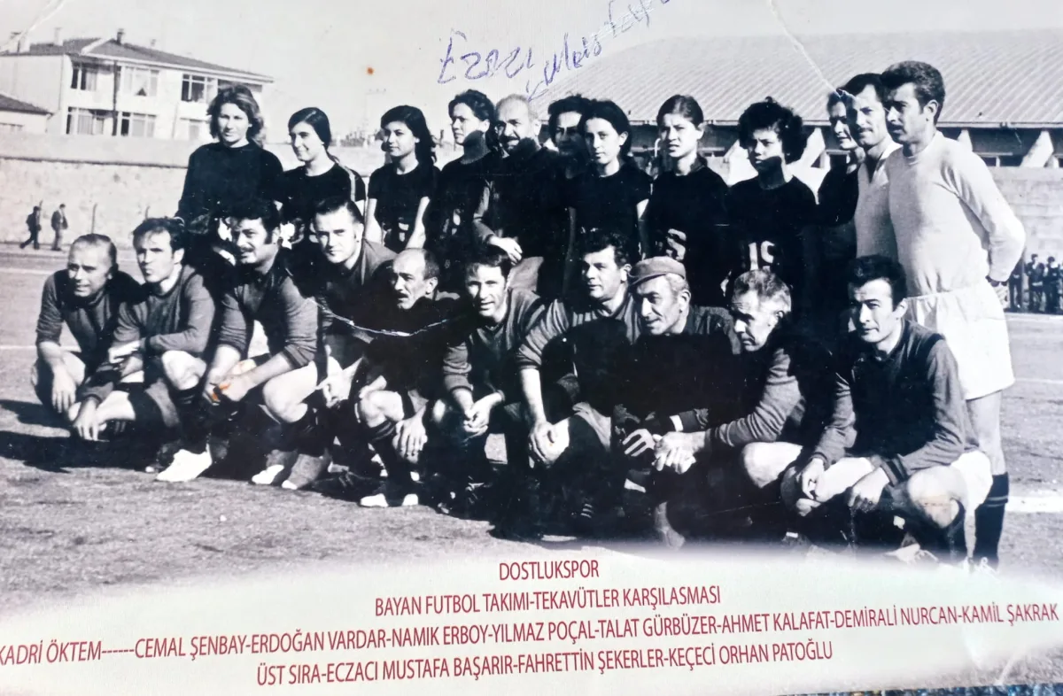 Türkiye'nin ilk Kız Futbol takımının Akhisar'a geldiğini kimler hatırlıyor?