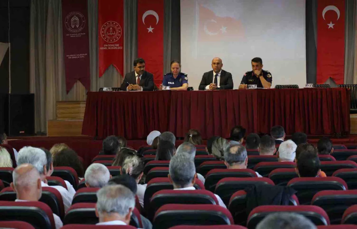 Akhisar’da okullar daha da güvenli