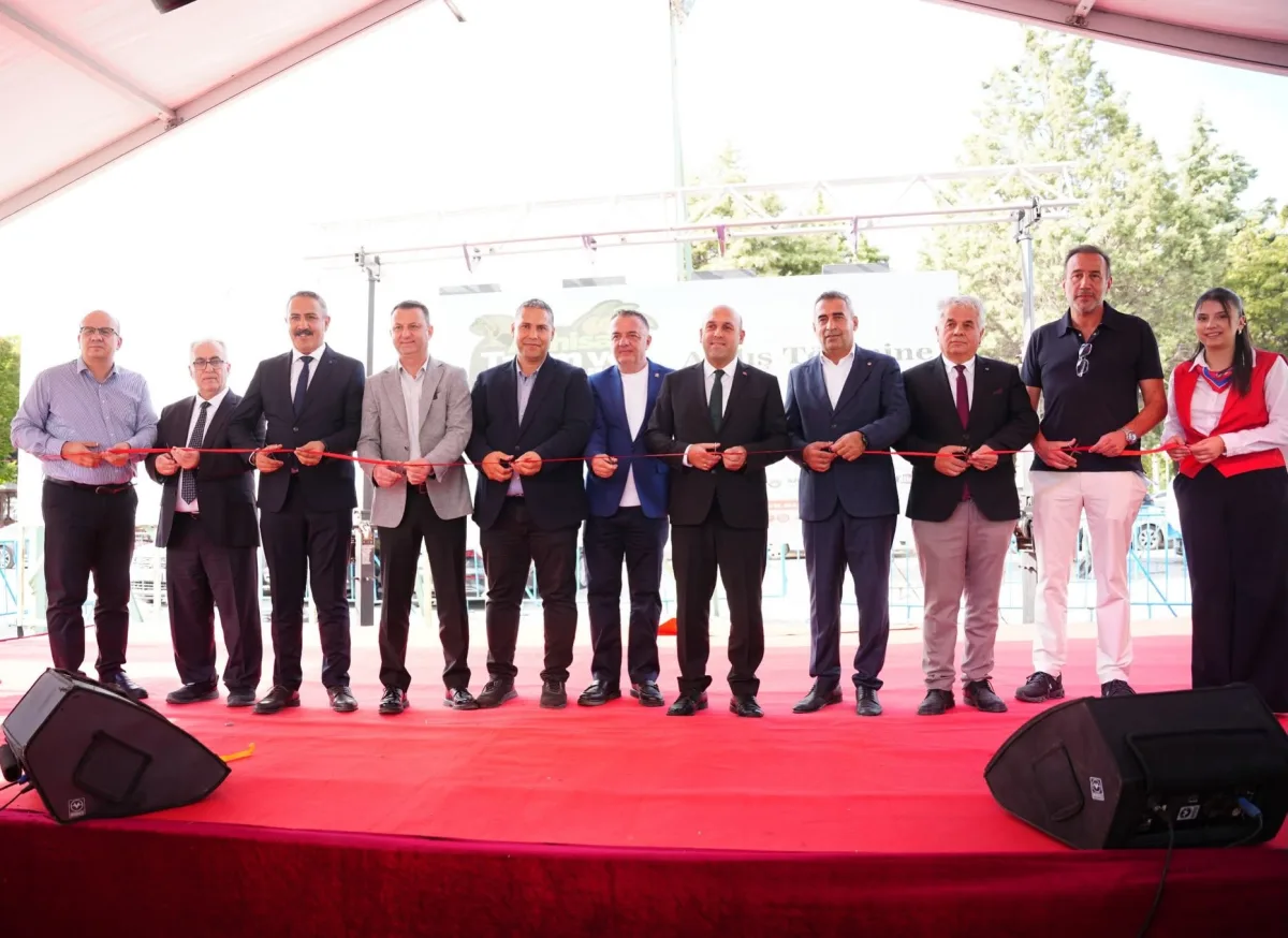 Akhisar Tarım ve Zeytincilik Fuarı açıldı