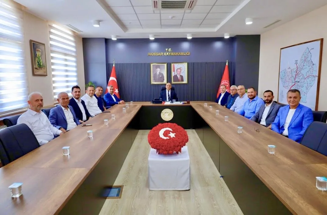 Karaoğlan Akhisar Kaymakamı Can'ı ziyaret etti