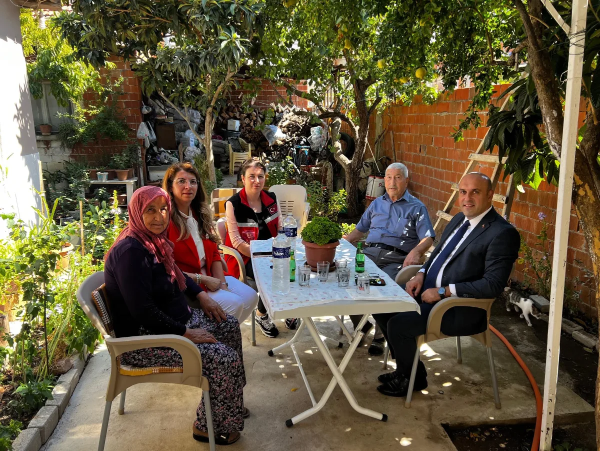 Akhisar Kaymakamı Can, Kıbrıs ve Kore Gazilerinin evlerine konuk oldu