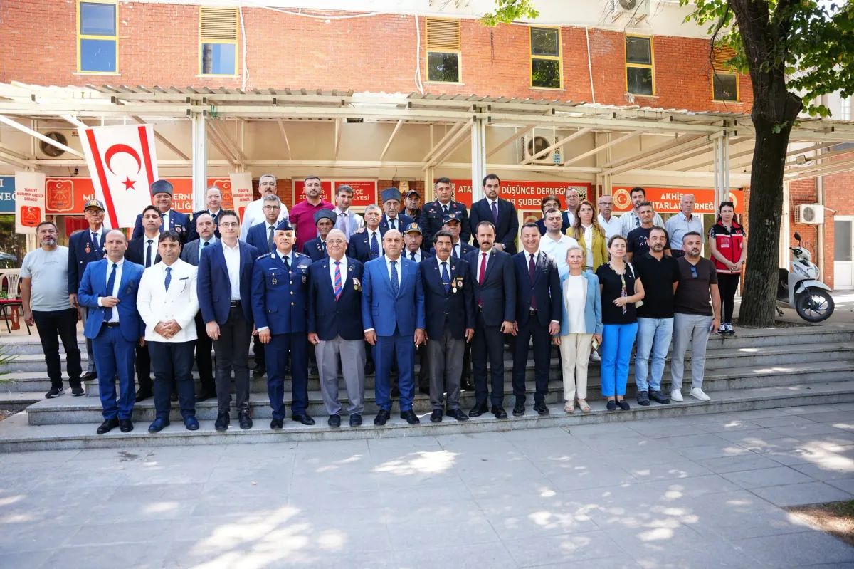 Akhisar protokolu gazi ve şehit derneklerini ziyaret etti