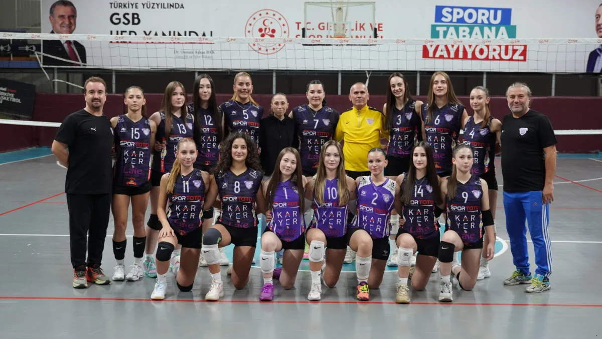 Akhisargücü kadın voleybol takımı İzmir’de Venüsspor ile oynuyor