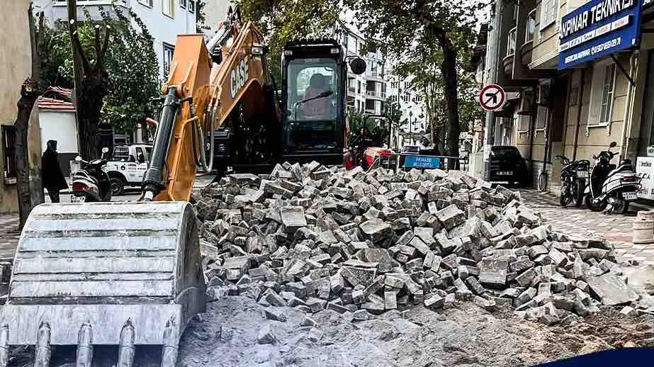 Dikkat... Asfalt çalışması yapılacaktır, yol kapalı!