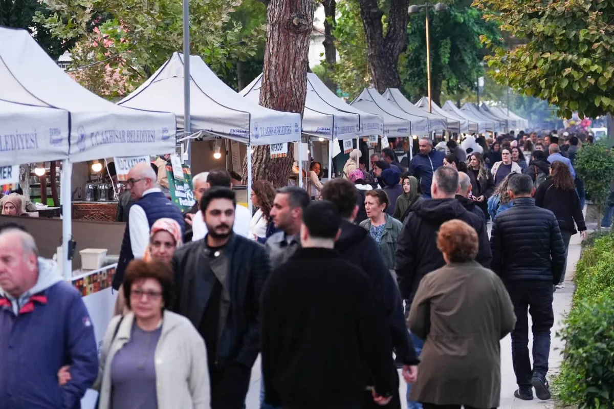 Leziz Akhisar Festivali'nde son gün, bugün...