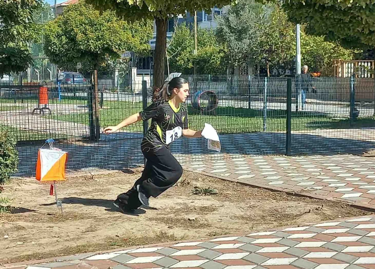 Akhisar'da Manisa Okullar Oryantiring İl Birinciliği heyecanı yaşandı