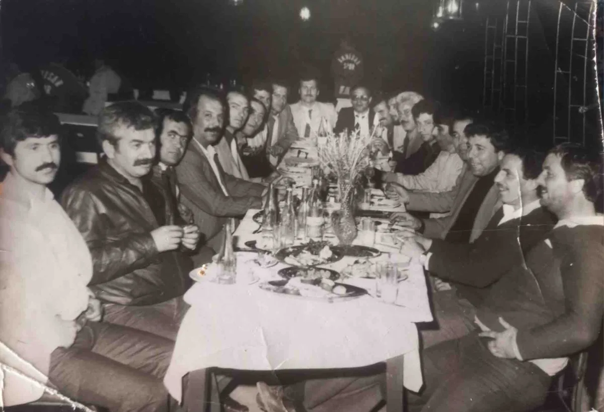 Konu Akhisarspor olunca herkes masanın etrafında toplanırdı...